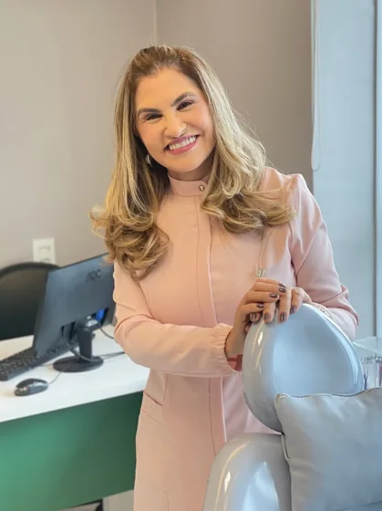 Dra. Waldirene Arraes Campos