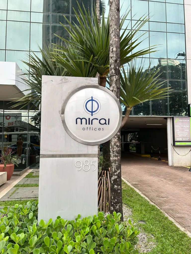 Edifício Mirai Offices — R. Municipalidade, 985 — entrada e letreiro